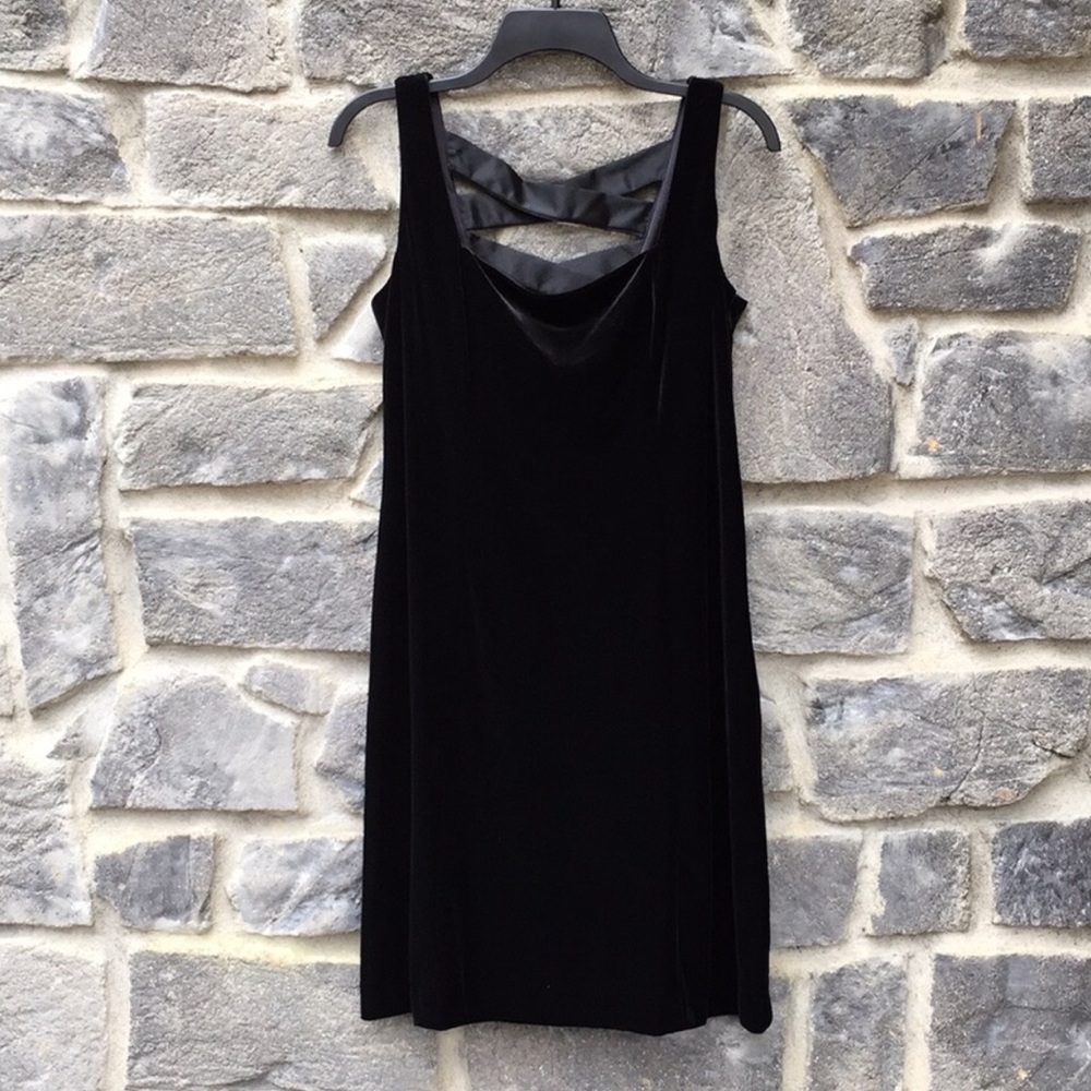 Vintage Jessica Howard Black Dress | Lace-Up Back | Bow Detail | Size 10